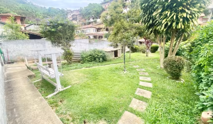 Vendo linda casa com kitnet no vale paraíso Teresópolis!