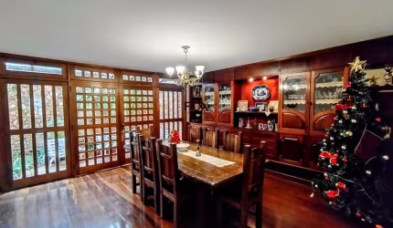 Casa com 3 quartos à venda na Rua Professor Carlos Pereira da Silva, 579, Belvedere, Belo Horizonte por R$ 2.300.000