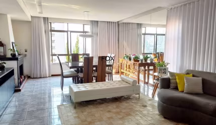 Casa com 5 quartos à venda na Sobral, 45, Santa Lúcia, Belo Horizonte por R$ 1.900.000