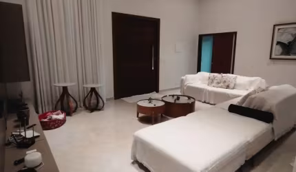 Linda casa em condomínio fechado