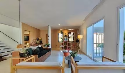 Casa em Cond. alto padrão