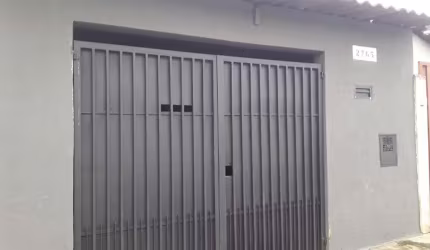 Casa Vila São Pedro R$ 150.000,00 com 2 vagas garagem, sala, cozinha, 1 dormitório e quintal - Pirassununga - SP
