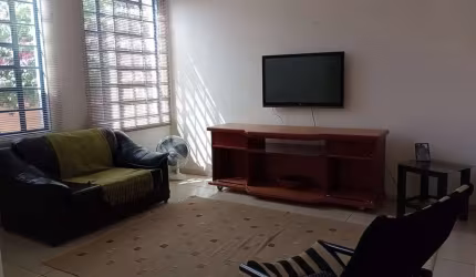 Casa na Vila Tibério 4 dormitórios, 3 banheiros R$ 550.000 em Ribeirão Preto - SP.