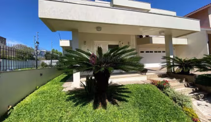 Casa Semimobiliada para Venda e Aluguel no Centro de Farroupilha