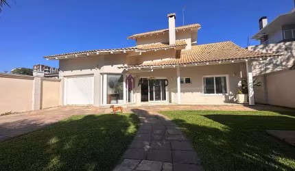 Casa à venda em Farroupilha - Vicentina: Churrasqueira, lareira e muito mais!