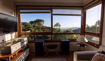 Imóvel à Venda em Canela: Apartamento Mobiliado com Closet e Churrasqueira no Quinta da Serra