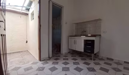 Casa com 1 dormitório para alugar, 35 m² por R$ 887,48/mês - Vila Guarani (Zona Sul) - São Paulo/SP