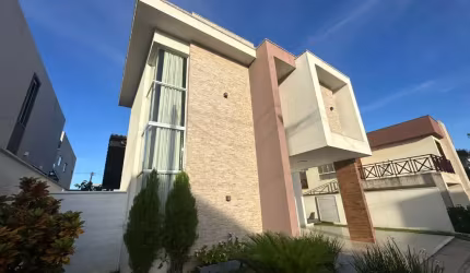 Casa Duplex com Suíte Master - Condomínio Novo Leblon