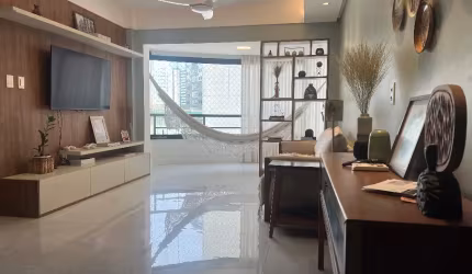 Lindo! 3/4 sendo uma suite, duas garagens, localização privilegiada!
