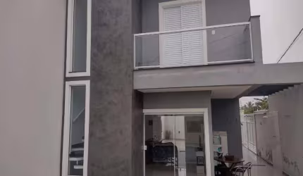 Sobrado para Venda em Itanhaém, Jardim Regina, 3 dormitórios, 1 suíte, 1 banheiro, 2 vagas
