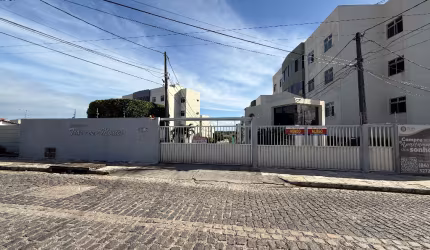 Alugue Já – 3 Quartos Térreo com Piscina e Quadra em Nova Parnamirim