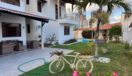 Casa 4 Suítes com Piscina – 900m² em Candelária – Financia
