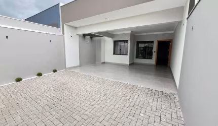Casa à venda em Maringá no Parque Palmeiras, com 3 quartos e com 127 m² privativos