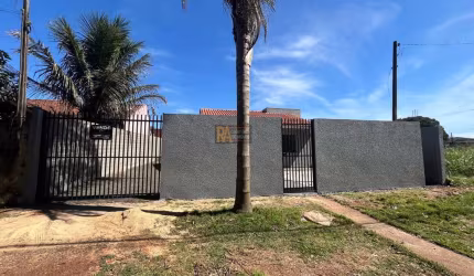 Casa para Venda em Foz do Iguaçu, Jardim Alvorada, 2 dormitórios, 1 banheiro, 8 vagas
