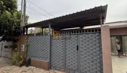 Casa para Venda em Foz do Iguaçu, Porto Belo, 3 dormitórios, 1 suíte, 1 banheiro, 2 vagas