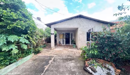Casa para Venda em Foz do Iguaçu, Jardim Europa, 2 dormitórios, 1 suíte, 1 banheiro, 3 vagas