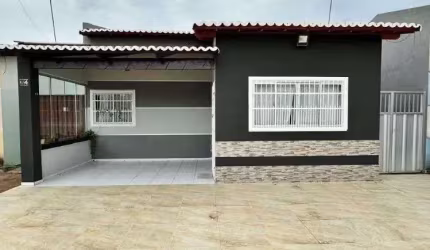 Casa à Venda em Condomínio Fechado
