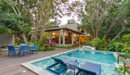 EXCELENTE PARA QUEM QUER  INVESTIR - Casa na PIPA em condomínio fechado e recém construída com 6 (seis) suítes, excelente cozinha, despensa, área de s