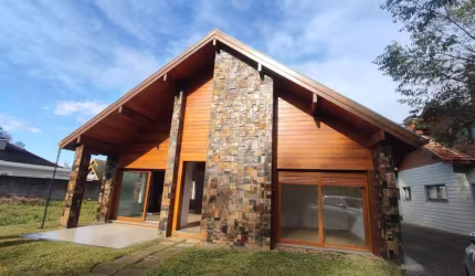 Casa 3 Dormitórios à venda no Bairro Carniel com 271 m² de área privativa - 2 vagas de garagem
