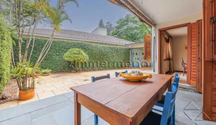 Casa com 4 quartos à venda na Rua Breves, --, Chácara Monte Alegre, São Paulo, 485 m2 por R$ 1.850.000