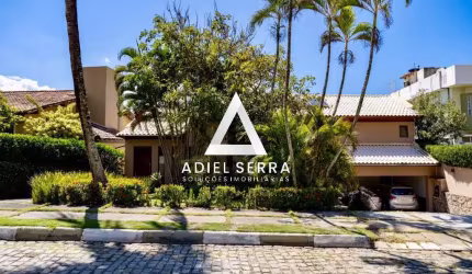 JARDIM CALIFÓRNIA | PITUAÇU | CASA 4/4 | 380m² | 3 SUÍTES | PISCINA | ENERGIA SOLAR | 922m² DE TERRENO