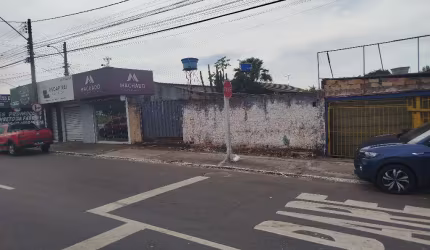 Lote Comercial na Rua da Feira do Garavelo a 30 metros da Avenida Igualdade. Aluga sem fiador.