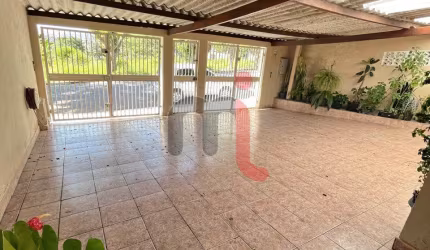 Casa Térrea à Venda em Poá — Quintal Amplo e Área de Lazer!