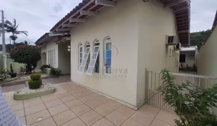 Casa à venda no bairro Ressacada - Itajaí/SC