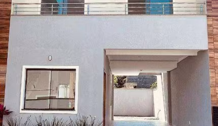Sobrado com 3 dormitórios à venda, 116 m² por R$ 625.000,00 - Bom Retiro - Joinville/SC