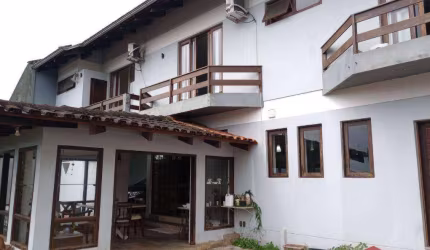 Casa com 3 dormitórios à venda, 264 m² por R$ 1.850.000,00 - Saguaçu - Joinville/SC