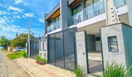 Sobrado com 3 Suítes à venda, 150 m² por R$ 890.000 - Itacolomi - Balneário Piçarras/SC