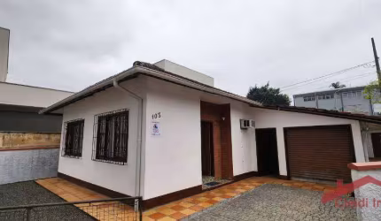 Casa com 3 dormitórios à venda, 60 m² por R$ 679.999,00 - Atiradores - Joinville/SC