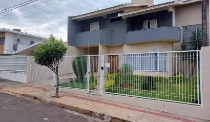 VENDO  LINDO SOBRADO COM AQUECIMENTO SOLAR