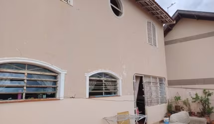 ÓTIMA LOCALIZAÇÃO, no começo da rua a 200 mts da GASTROCLINICA