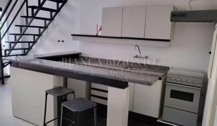 Flat Duplex Mobiliado no Centro!