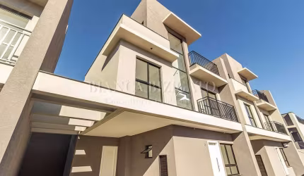 Casa Alto Padrão em Condomínio, Pronta para Morar no Água Verde!