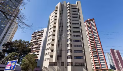 Apartamento com Vista Deslumbrante e Elevador Privativo no Juvevê !