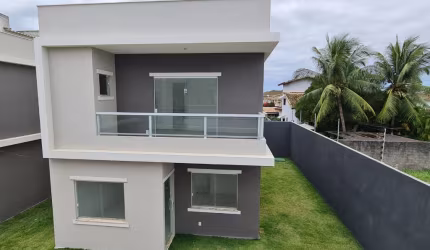 Casa a Venda com 120 m² 4/4 sendo 3 suítes no condomínio Ville Garden Miragem em Buraquinho