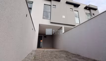 Casa com 2 quartos à venda no Figueira, Gaspar , 75 m2 por R$ 398.000