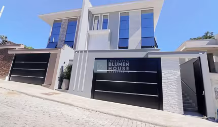 Casa com 3 quartos à venda na Vila Nova, Blumenau , 300 m2 por R$ 2.800.000