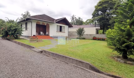 Casa com 4 quartos à venda no Itoupava Seca, Blumenau  por R$ 1.500.000