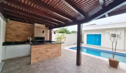 CASA EM CONDOMÍNIO , PRÓXIMA DO MAR