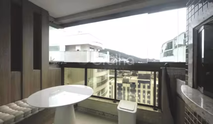 APTO COM 2 SUÍTES, 3 VAGAS, RARIDADE