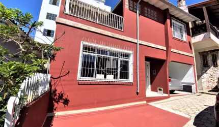 Casa 3 Dormitórios, Sendo 1 Suíte
