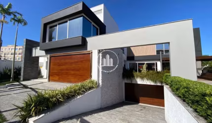 Casa 4 Dormitórios, Sendo 4 Suítes