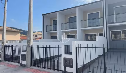 Sobrado Geminado 2 Quartos 72m² - Forquilhas