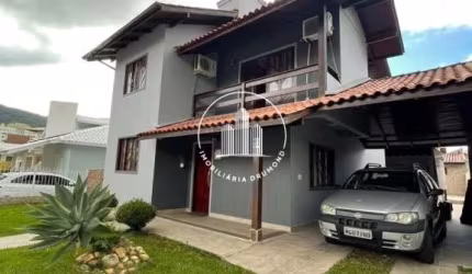 Casa 3 Dormitórios, Sendo 1 Suíte