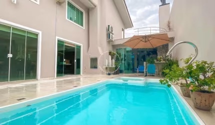 Casa com 4 Quartos e 4 banheiros à Venda, 290 m² por R$ 1.645.000