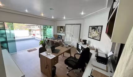 Casa 4 Dormitórios, Sendo 1 Suíte