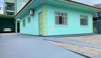 Casa 3 Dormitórios, Sendo 1 Suíte